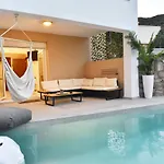 Sunrise Luxury Pool Villa PalaiónTsiflíkion