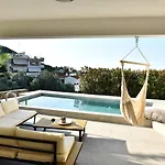 Sunrise Luxury Pool Villa PalaiónTsiflíkion