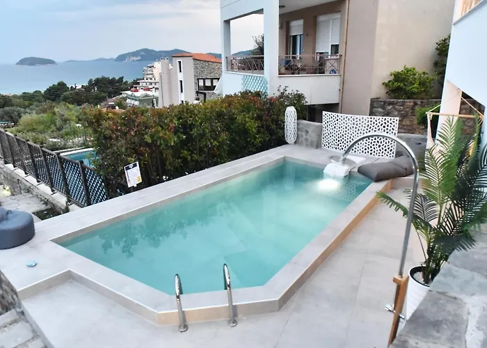 Sunrise Luxury Pool