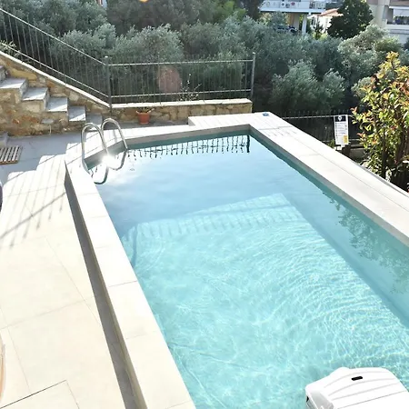 Sunrise Luxury Pool * PalaiónTsiflíkion