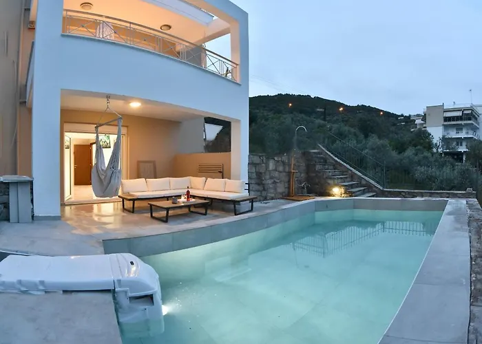 Sunrise Luxury Pool Villa *
